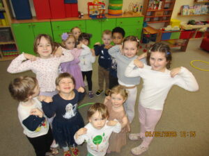 Obrázek pro příspěvek Přiletěla vrána, sedla do trní…